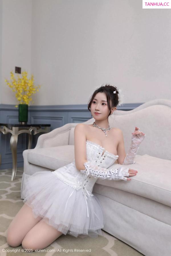   [XiuRen]高清写真图 2025.04.16 No.10161 杏子Yada 白色连衣短第19张图片